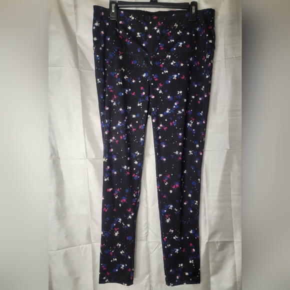 Chico's Pants - Chico's Zenergy Red, White & Blue Splatter Leggings